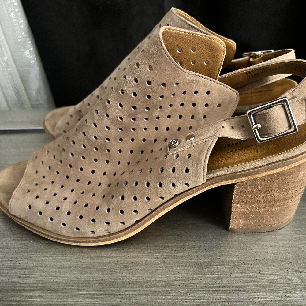 Melrose and Market Stacked Chunky Heel Booties Leather Women's Size‎ 7.5